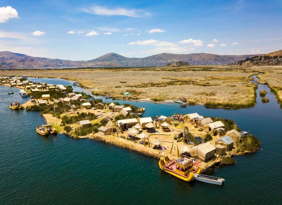 ISLAS FLOTANTES DE LOS UROS