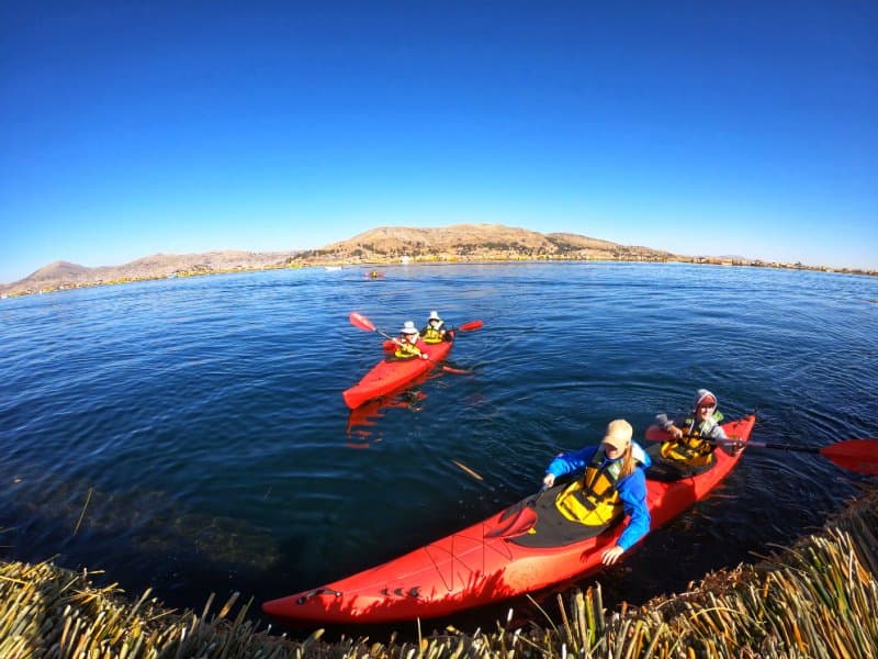 KAYAK EN EL LAGO TITICACA