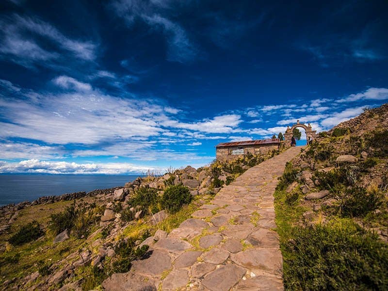 UROS + TAQUILE FULL DAY